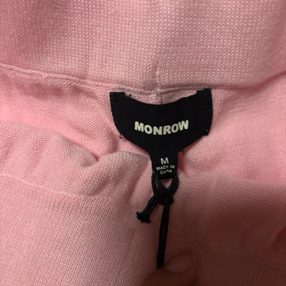 Monrow pink knitted shorts size medium - Picture 3 of 4
